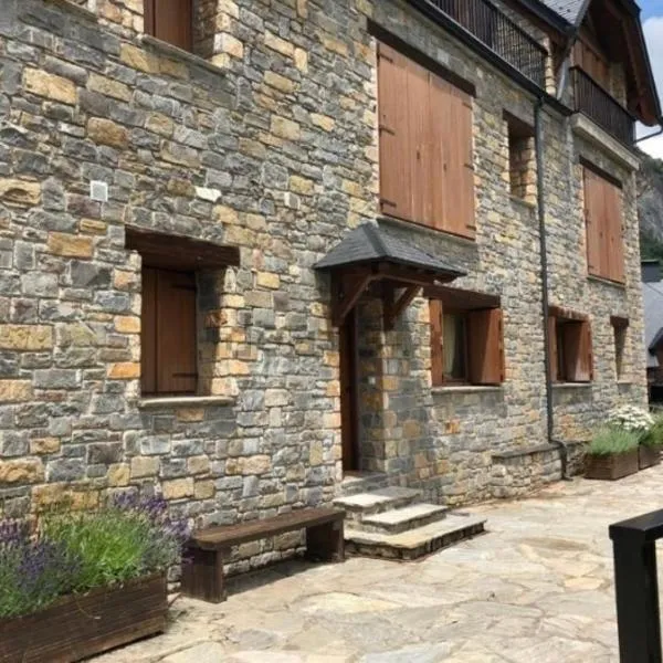 Apartamento un dormitorio Los Altos de Escarrilla, FORMIGAL-PANTICOSA, hotel in Escarrilla