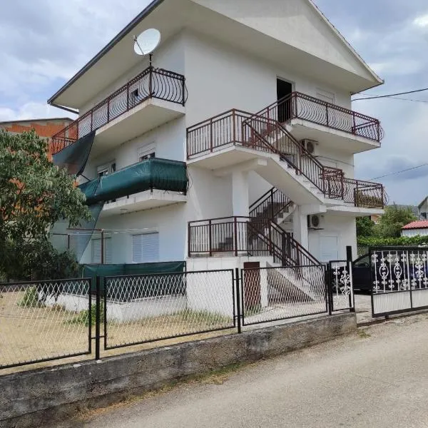 Apartments Pasta, hotel in Poljica