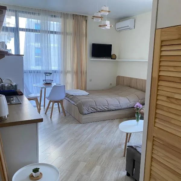 Cozy Studio in Family Inn, hotel a Gonio