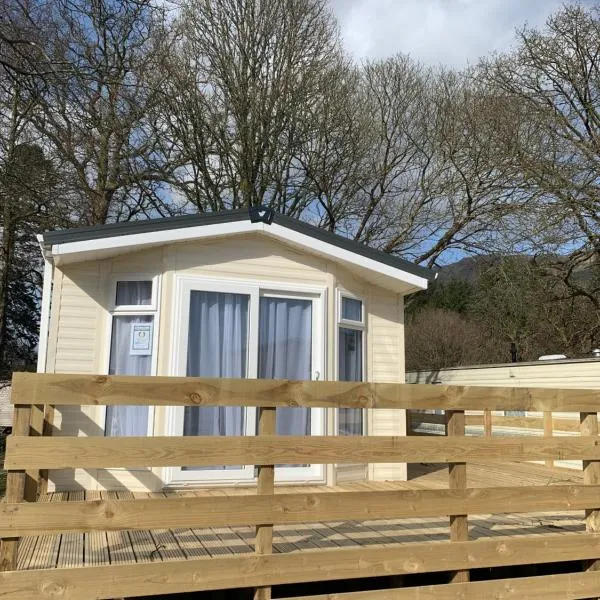 36 Glenfinart Caravan Park, hotel in Carrick