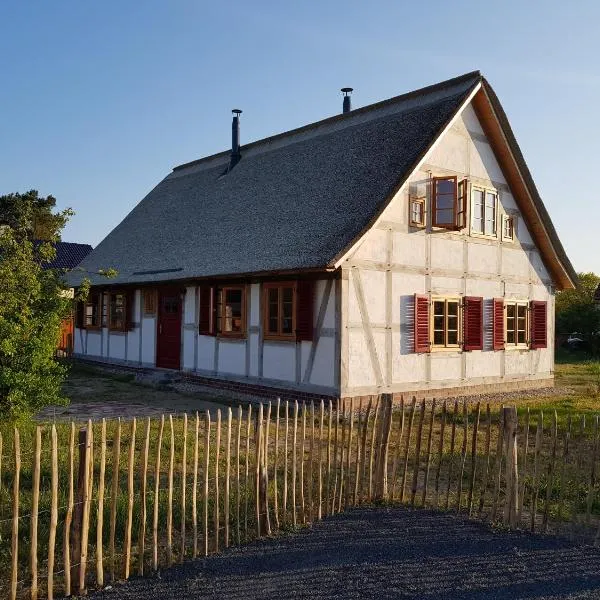 Fischerhus Lütt Hauke 75 qm Annerose, hotel in Altwarp