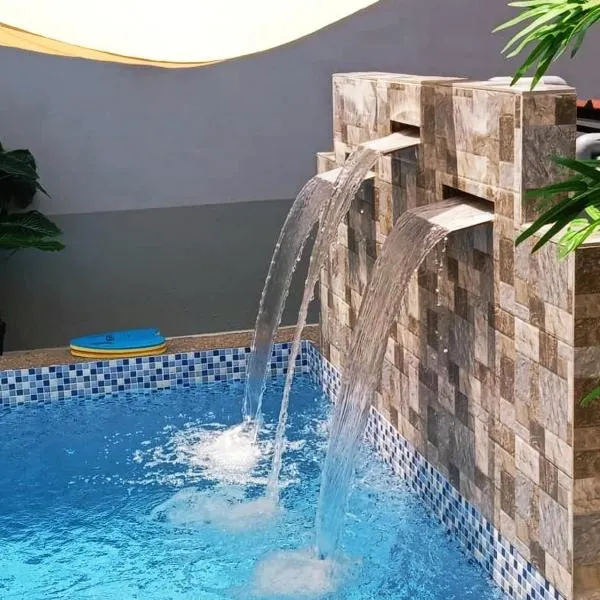 Private pool Cassa Dinies, Wifi , Bbq,10 pax, hôtel à Rantau Panjang
