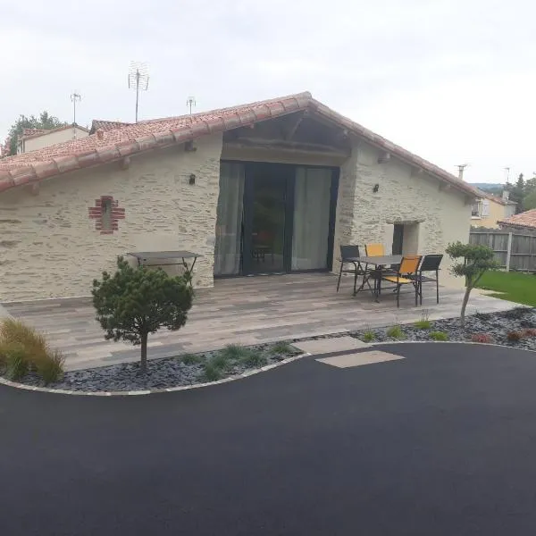 Gîte de la Colinière 4 personnes, hotel en Le Boupère