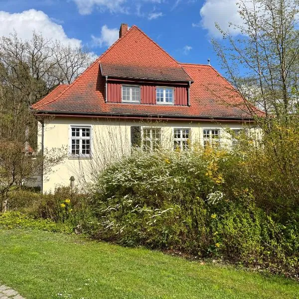 Gästezimmer in herrschaftlicher Villa, hotelli kohteessa Krakow am See