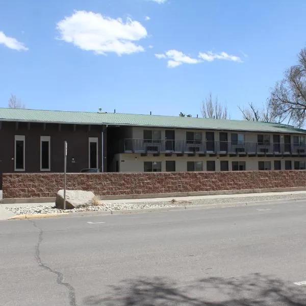 Bell & Main Alamosa Studio Suite-Walking distance to downtown, hotel in Mosca