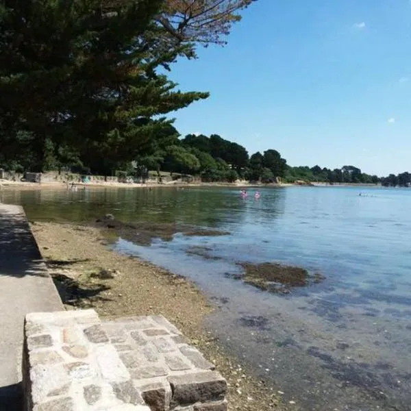 Au Bord du Golfe du Morbihan، فندق في أرادون