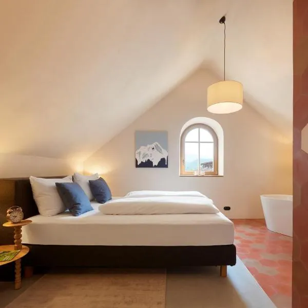 Goldengel Design - Suiten im historischen Ortskern von Kaltern, ξενοδοχείο σε Caldaro