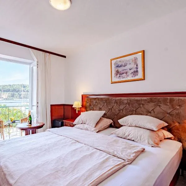 Hotel Dalmacija, hotel v destinaci Vela Luka