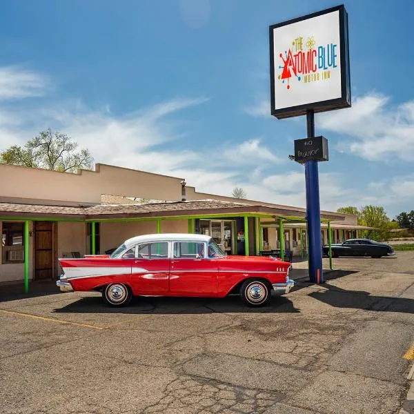 The Atomic Blue Motor-Inn, hotel v destinaci Monticello
