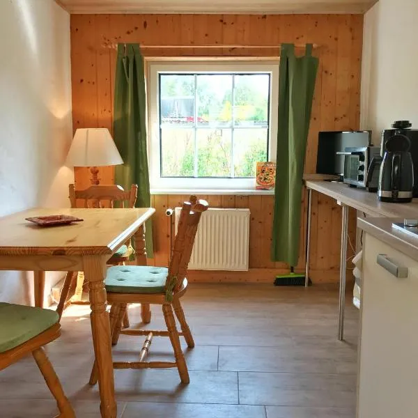 Hochzeitsberg - Doppelzimmer Appartement "Tromsö", хотел в Бреге