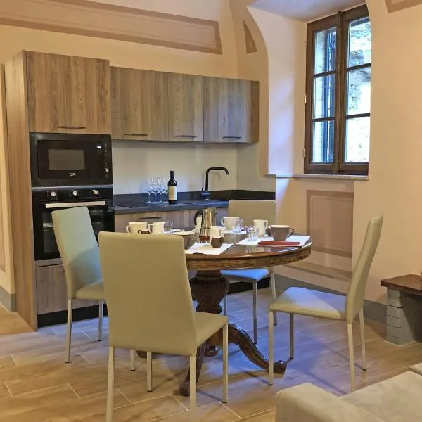 Suite Apartment Castello: Podere SantʼElisa'da bir otel