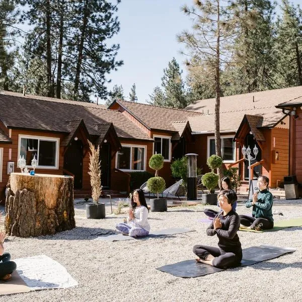 Grand Pine Cabins, hotel v destinaci Wrightwood