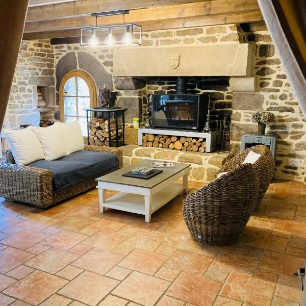 Maison de caractère datant de 1739, hotel din Quistinic