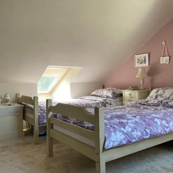 Cosy twin room with private bathroom, hotel in Faversham