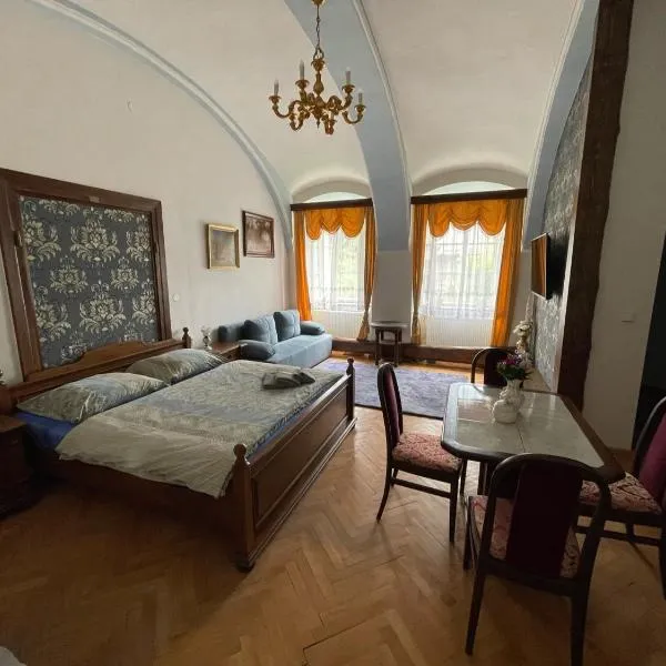 Apartmán Sunny Adam na zámku, hotel v České Kamenici