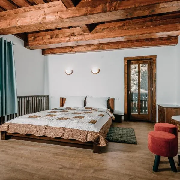 Pensiune și Camping Patru - Gheorgheni, hotel in Voşlobeni