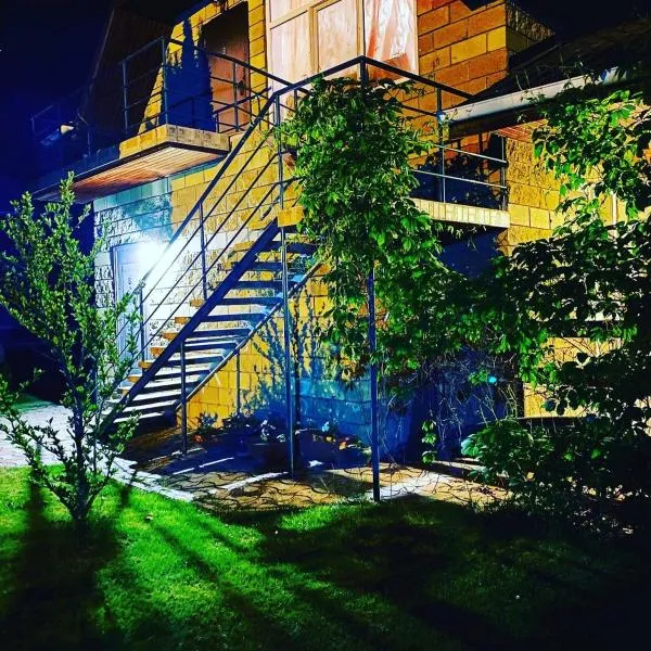 Гостевой дом в пансионате Солнышко, городок VIP-2, hotel v destinaci Chok-Tal