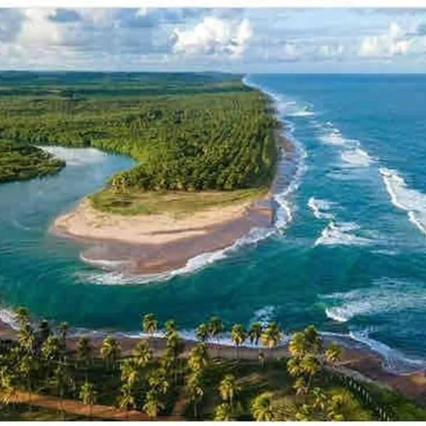Baixio - Praia e pé na areia! Ponta de Inhambupe, hotel in Esplanada