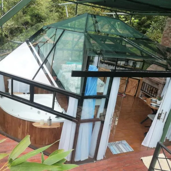 Cristal House Mountain View、エレディアのホテル