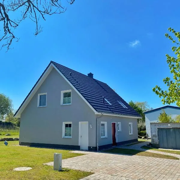 Polchow Ferienhaus, Ferienwohnung OG, hotel en Polchow