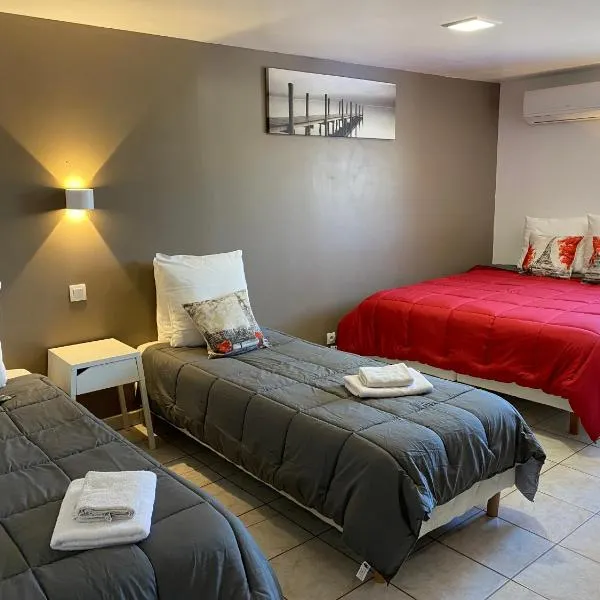 LOGIS Hôtel La Chaumière – hotel w mieście Marseillan