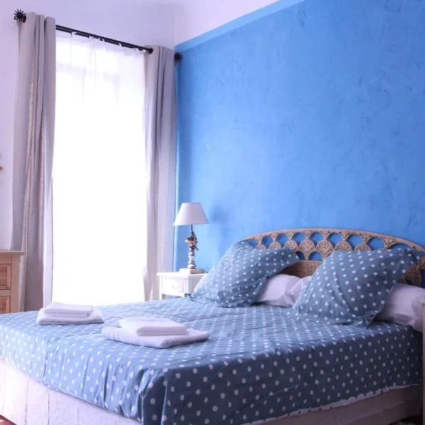 Casa blue by les toits de cocagne, hotel in Cotignac