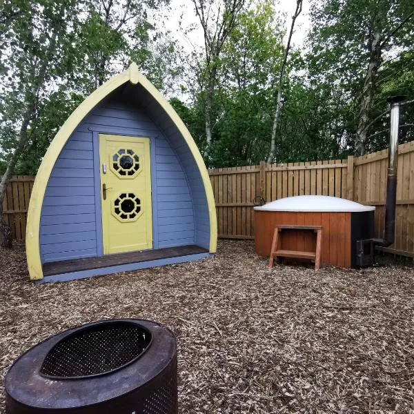 Cosy Forest Pod with Wood Fired Hot Tub & Fire Pit, hotell i Hambleton