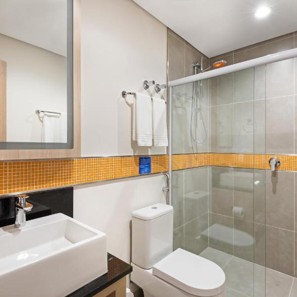 TRYP BY WYNDHAM São Paulo Airport - Hotel de Transito Terminal 3 INTERNACIONAL - Lado Ar - Área restrita á passageiros já embarcados e sem bagagens para despachar - Transit Hotel, only carry-on - Foto 3