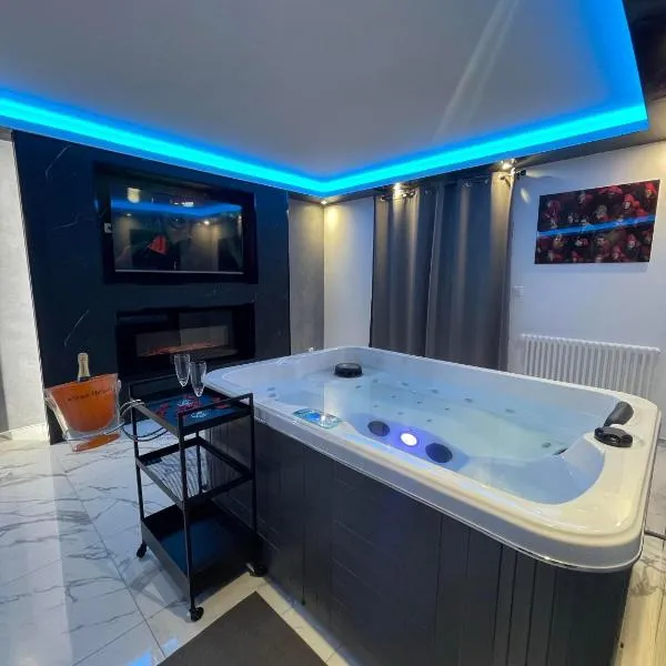 La Casa de Lové Suite Jacuzzi, hotel in Melun