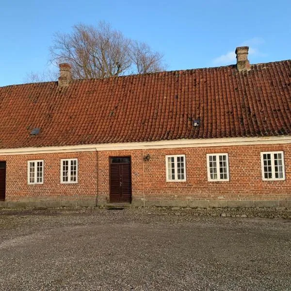 Ferielejlighed i herregårdsmiljø, hotel v destinaci Hornsyld