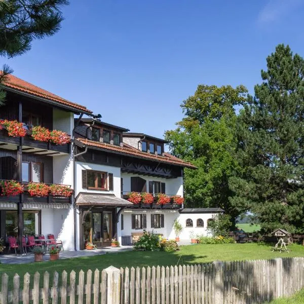 Pension Heim, hotel v mestu Seeg