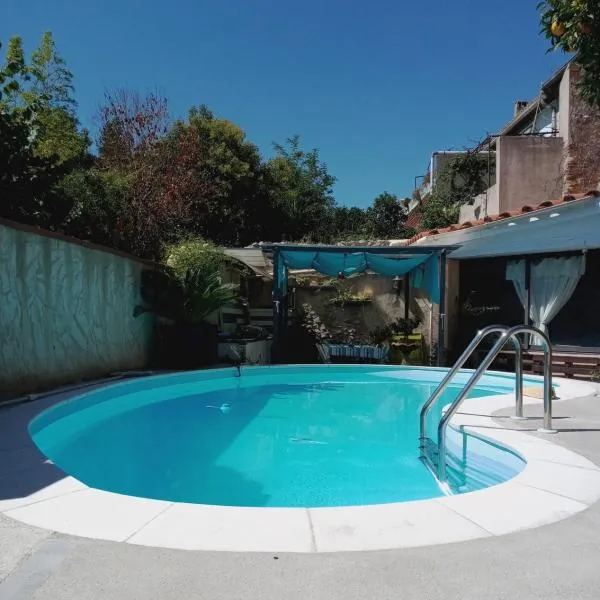 BELLE MAISON DE CARACTERE Dans VILLAGE et sa PISCINE Privée 7 PERS- 3 Chambres - 12 Rue Emile Zola, hotel v destinácii Millas