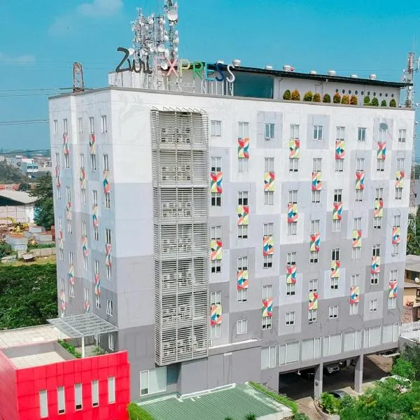 Zuri Express Lippo Cikarang, hotel v destinaci Cikarang