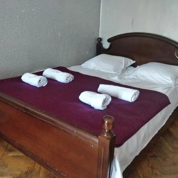 5 minutes to subway, hotel sa Tbilisi City