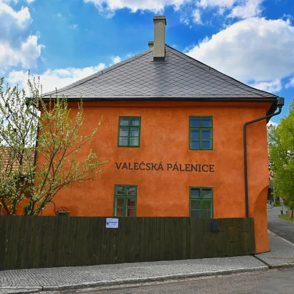 Valečská pálenice, hotel en Vahaneč