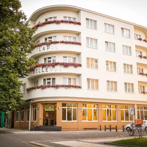 Hotel Bellevue Tlapak: Poděbrady şehrinde bir otel