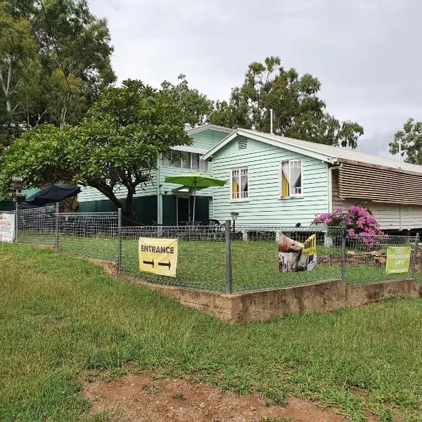 Meyenburg Units, hotel v destinaci Mount Morgan