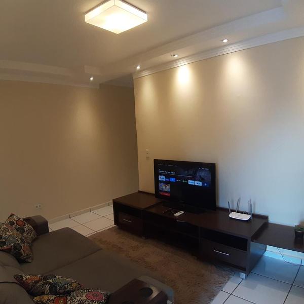 Casa incrível com 2 quartos e estacionamento incluso - Foto 5