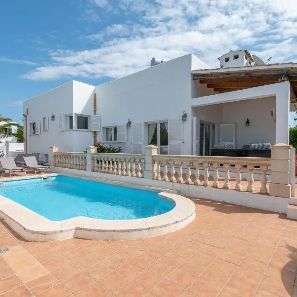 Villa Luca, hotel in Cala d´Or