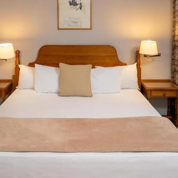 Ngwenya City Hotel, מלון בקלרקסדורפ