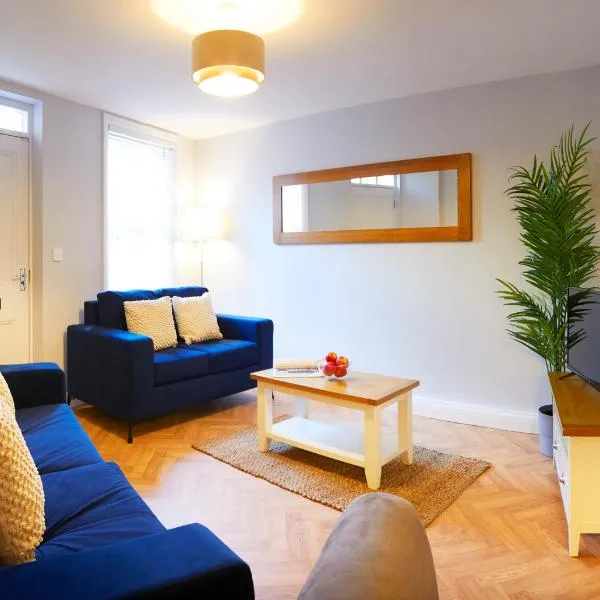 Charming 4-bed Townhouse on South Cliff, hotel v destinaci Scarborough