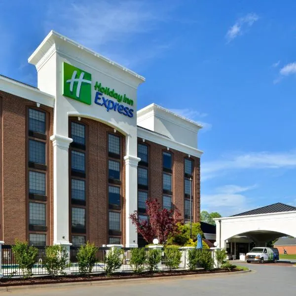 Holiday Inn Express Winston-Salem Medical Ctr Area, хотел в Уинстън-Сейлъм