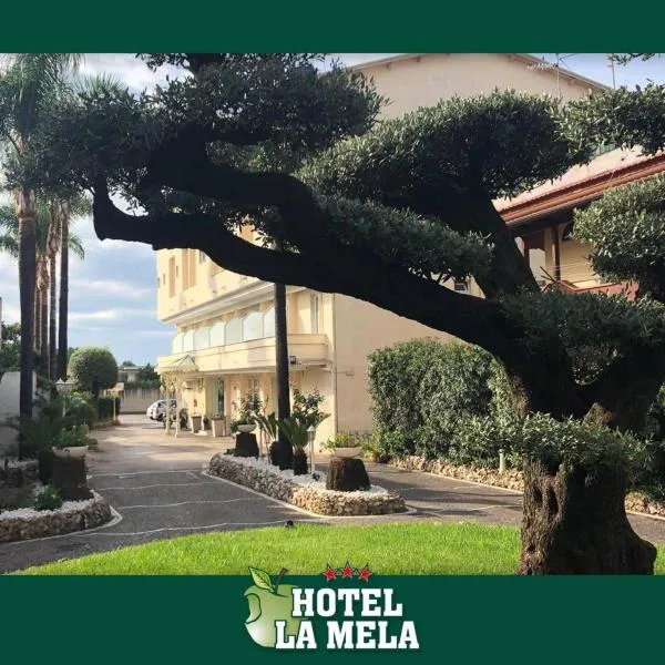 Hotel La Mela, hotel v destinaci Varcaturo