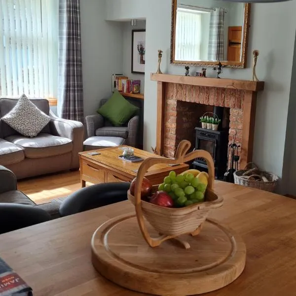 Deeside Holiday Cottages, hotel v destinaci Dinnet