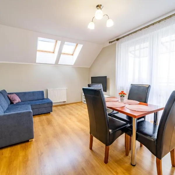 Apartament Villa Mikołajki Ptasia 16, parking gratis, 300 metrów od letnich basenów、ミコワイキのホテル