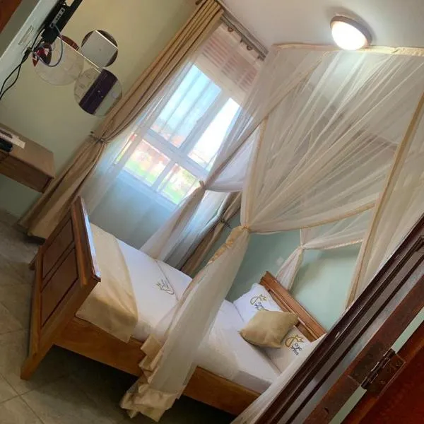 CS HOTEL, ξενοδοχείο σε Hoima