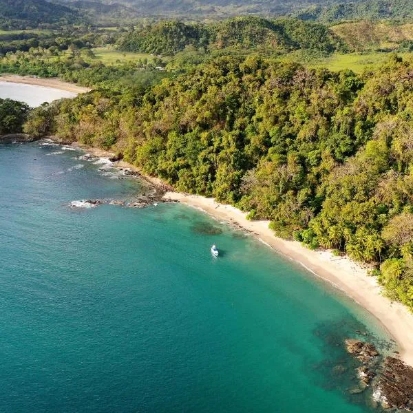 Los Vivos Beachfront Experience, hotel v destinaci Pochote