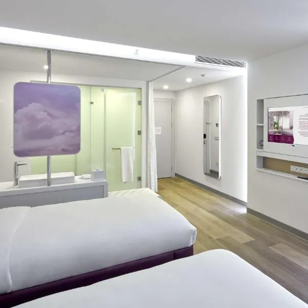 YOTELAIR Istanbul Airport - photo 2