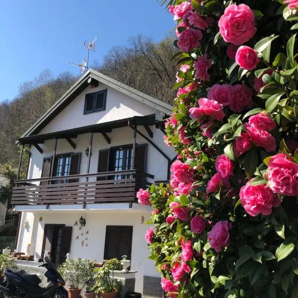 Casa delle azalee, hotel v destinaci Gravellona Toce
