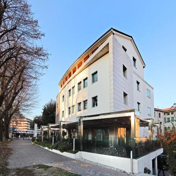 Postumia Hotel Design, hotel in Ghirano